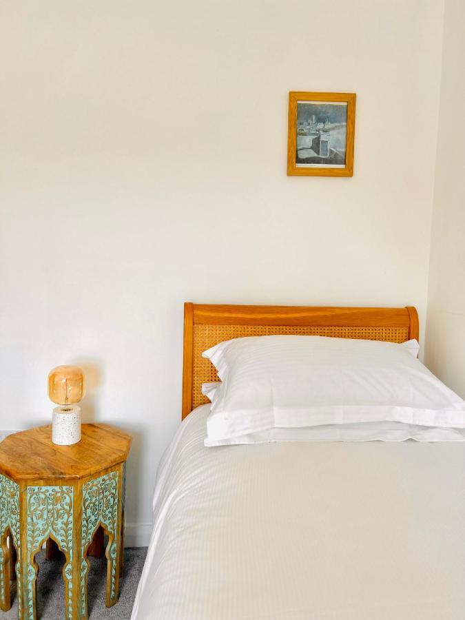 Gordy Hall -Sea Facing Welsh Cottage With Stunning Views Pendine Exterior photo