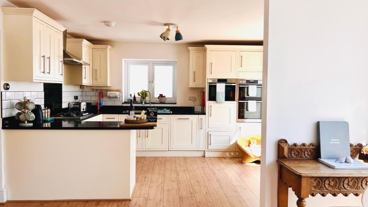Gordy Hall -Sea Facing Welsh Cottage With Stunning Views Pendine Exterior photo
